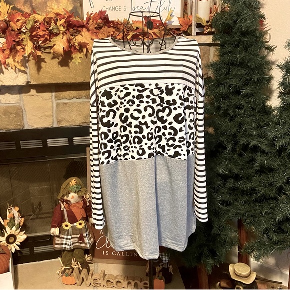 SHEIN Tops - NWOT SHEIN Top